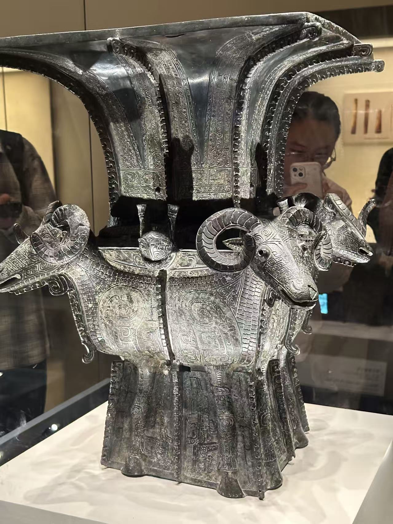 四羊方尊